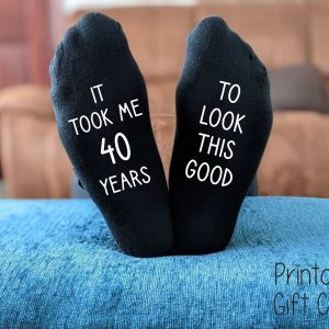 40th Birthday Socks – It took me 40 years to look this good –  Printed Men’s and Ladies Novelty GIFT – 30th/50th/60th – All years available
