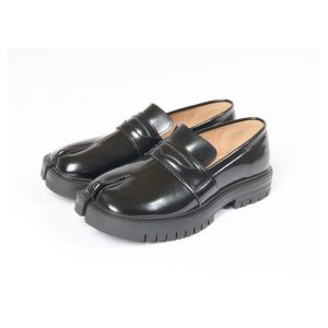 Japanese-inspired tabi moccasins